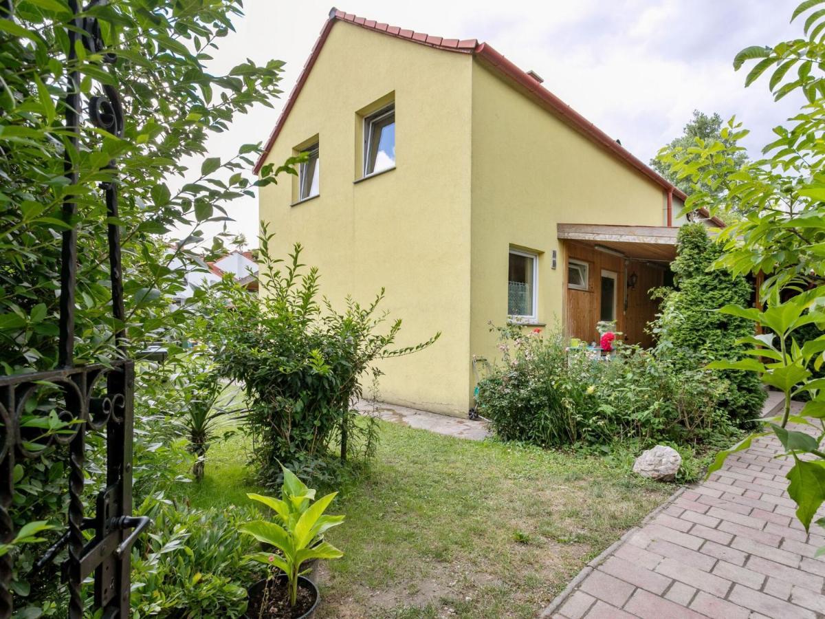Lively Holiday Home In Wien With Private Garden Dış mekan fotoğraf